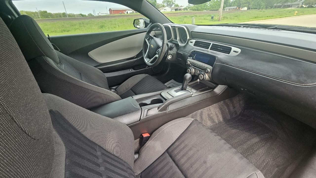 Chevrolet Camaro 2dr Cpe LS w/2LS 2015