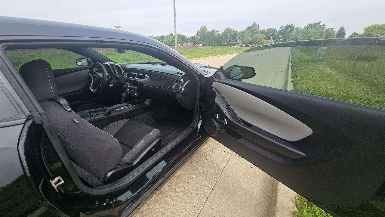 Chevrolet Camaro 2dr Cpe LS w/2LS 2015