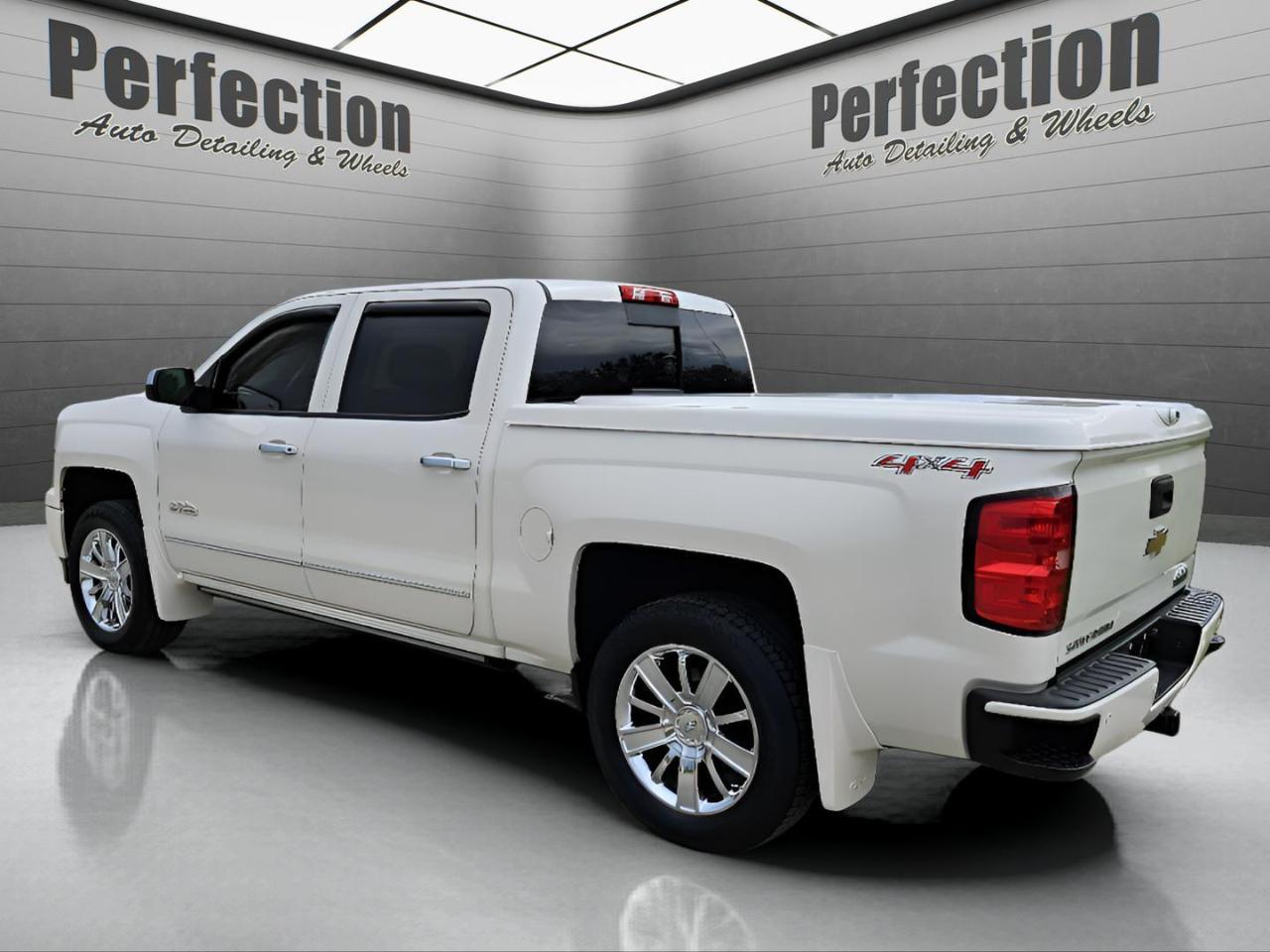 Chevrolet Silverado 1500 4WD Crew Cab 143.5" High Country 2014