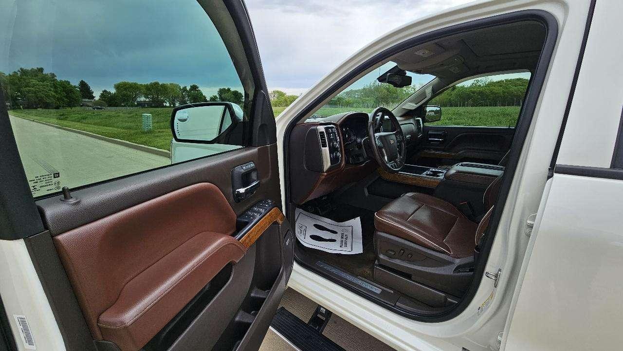 Chevrolet Silverado 1500 4WD Crew Cab 143.5" High Country 2014