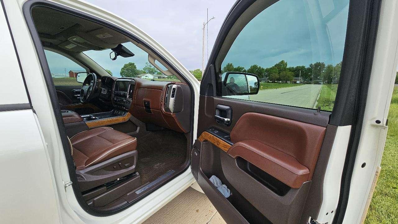 Chevrolet Silverado 1500 4WD Crew Cab 143.5" High Country 2014