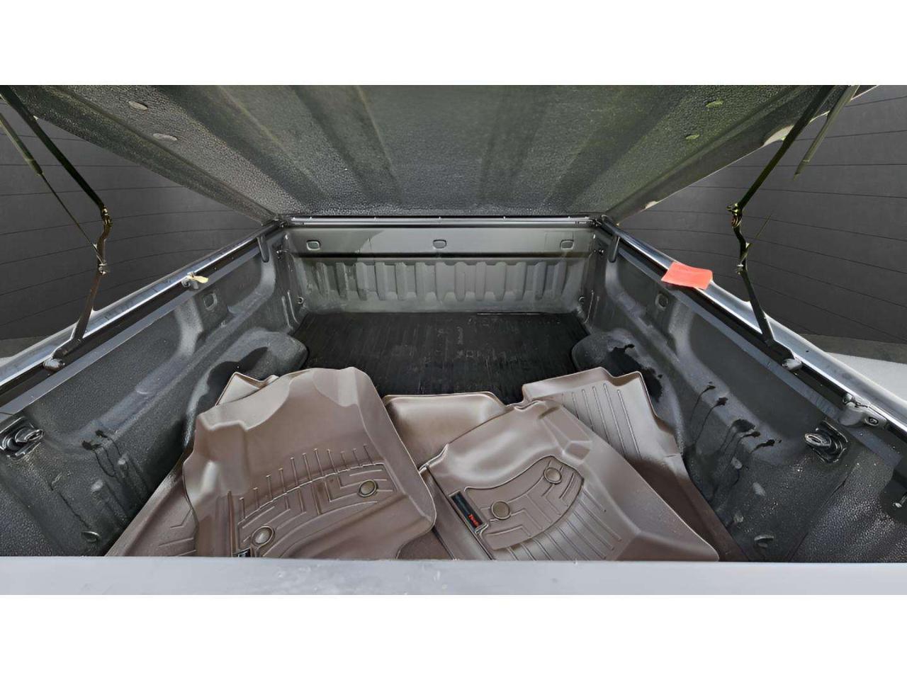 Chevrolet Silverado 1500 4WD Crew Cab 143.5" High Country 2014