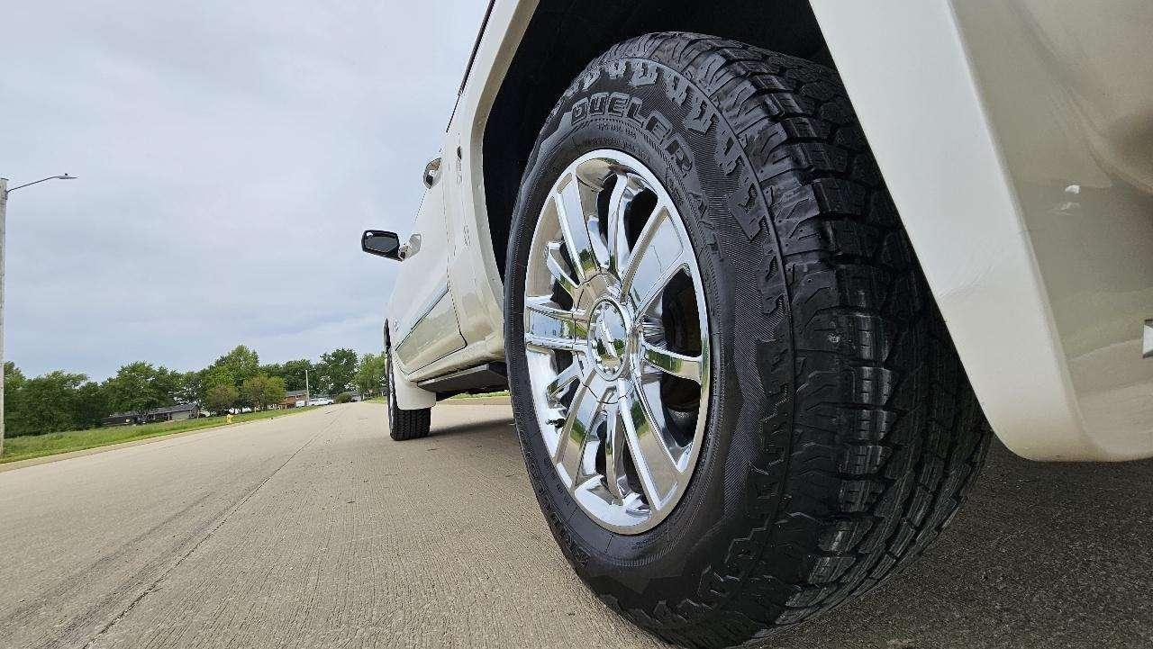 Chevrolet Silverado 1500 4WD Crew Cab 143.5" High Country 2014