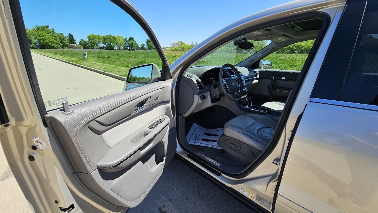 GMC Acadia FWD 4dr SLT w/SLT-1 2016