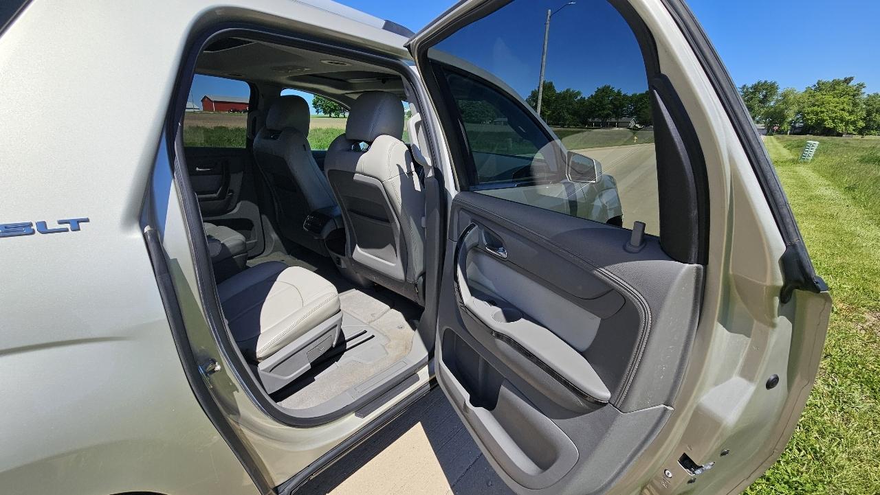 GMC Acadia FWD 4dr SLT w/SLT-1 2016