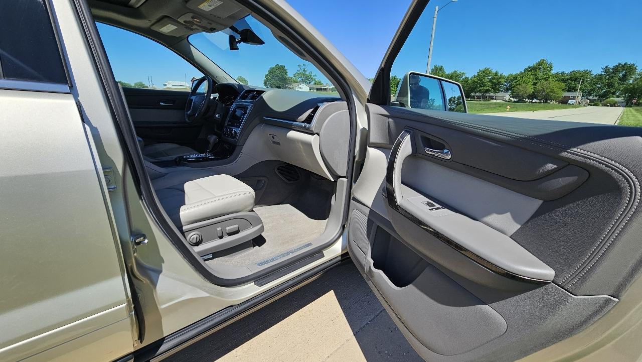 GMC Acadia FWD 4dr SLT w/SLT-1 2016