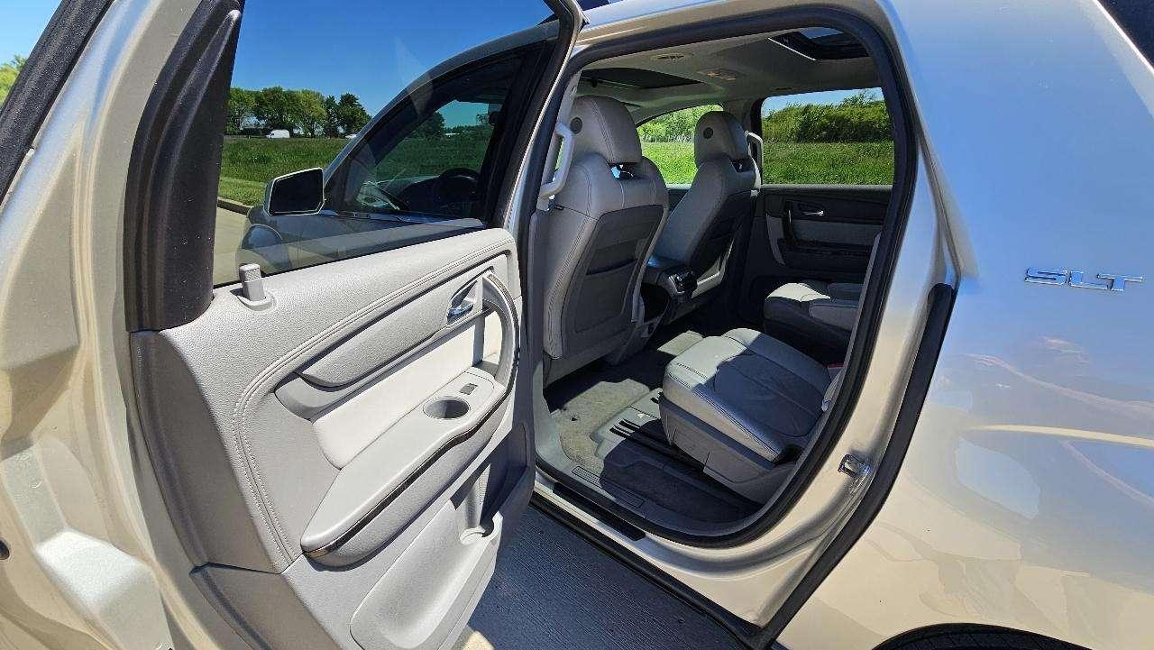 GMC Acadia FWD 4dr SLT w/SLT-1 2016