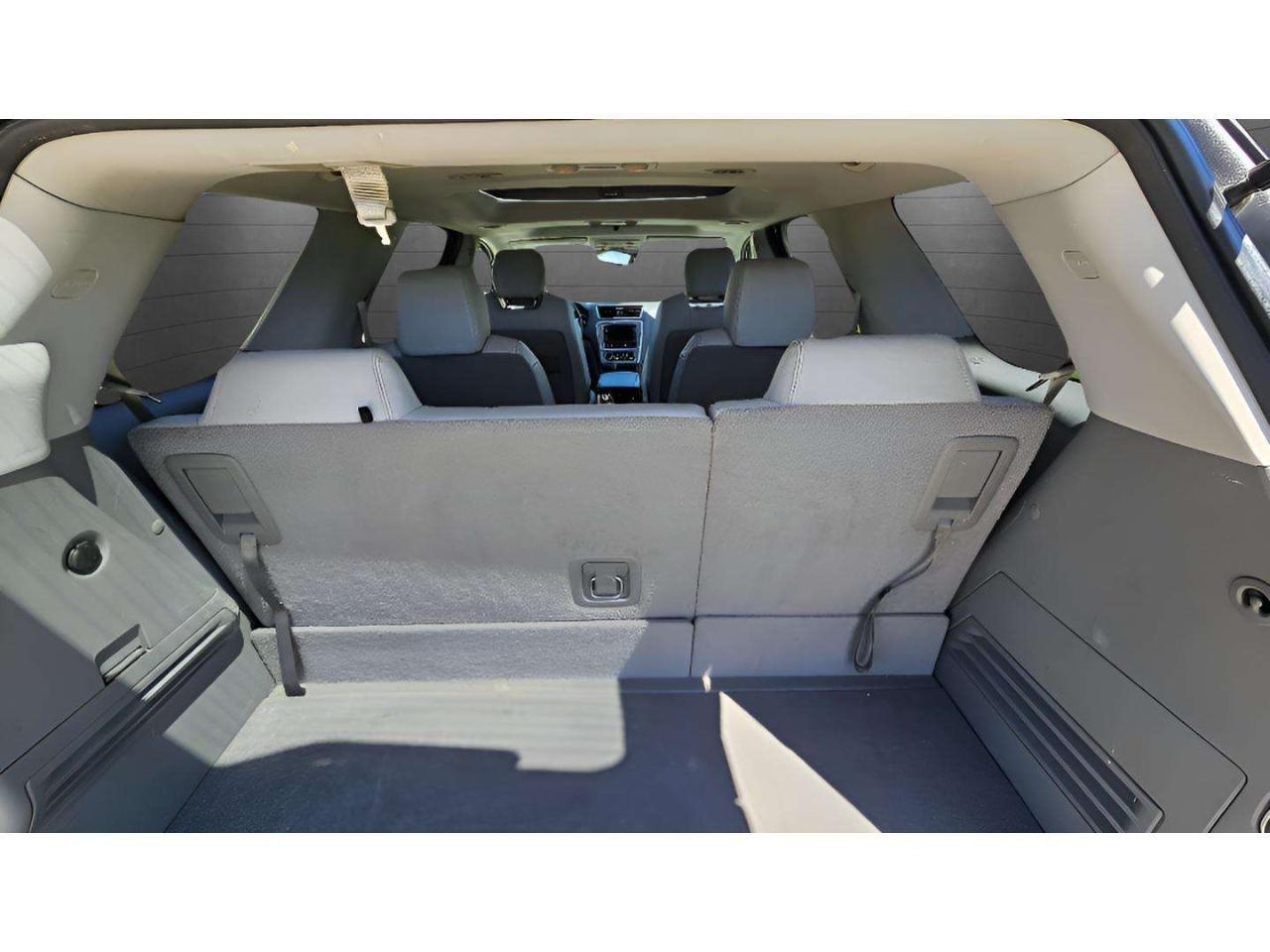 GMC Acadia FWD 4dr SLT w/SLT-1 2016