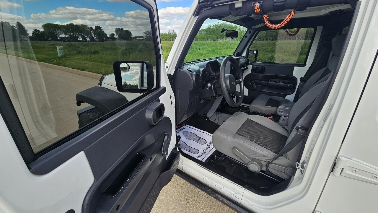Jeep Wrangler Unlimited RWD 4dr X 2009