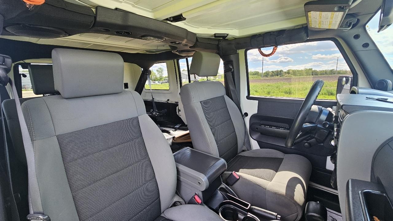 Jeep Wrangler Unlimited RWD 4dr X 2009