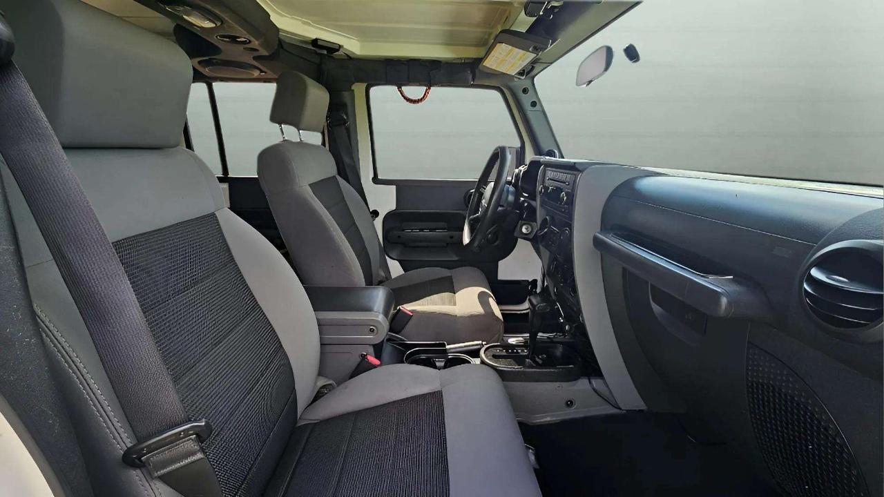 Jeep Wrangler Unlimited RWD 4dr X 2009