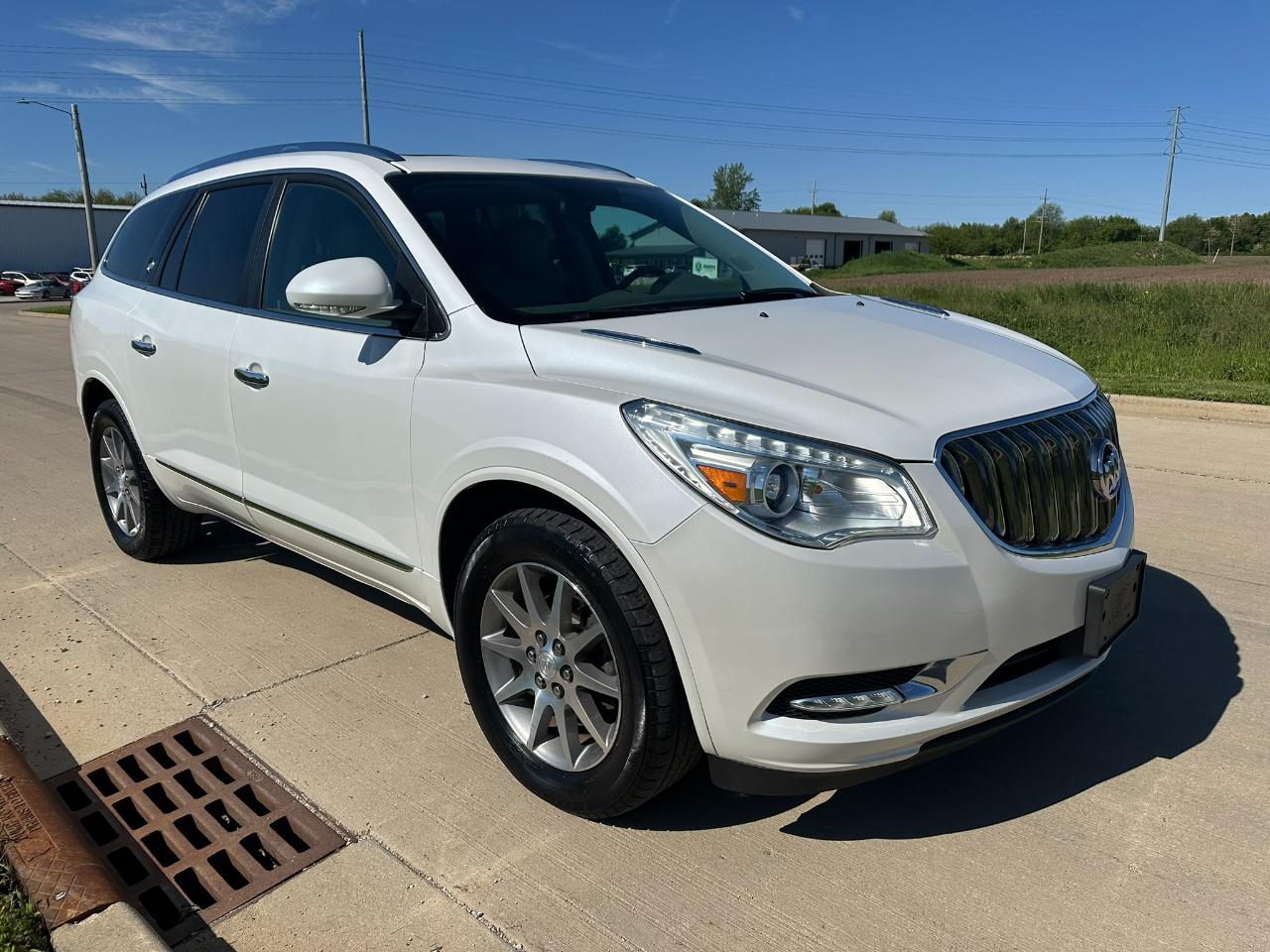 Buick Enclave FWD 4dr Leather 2017