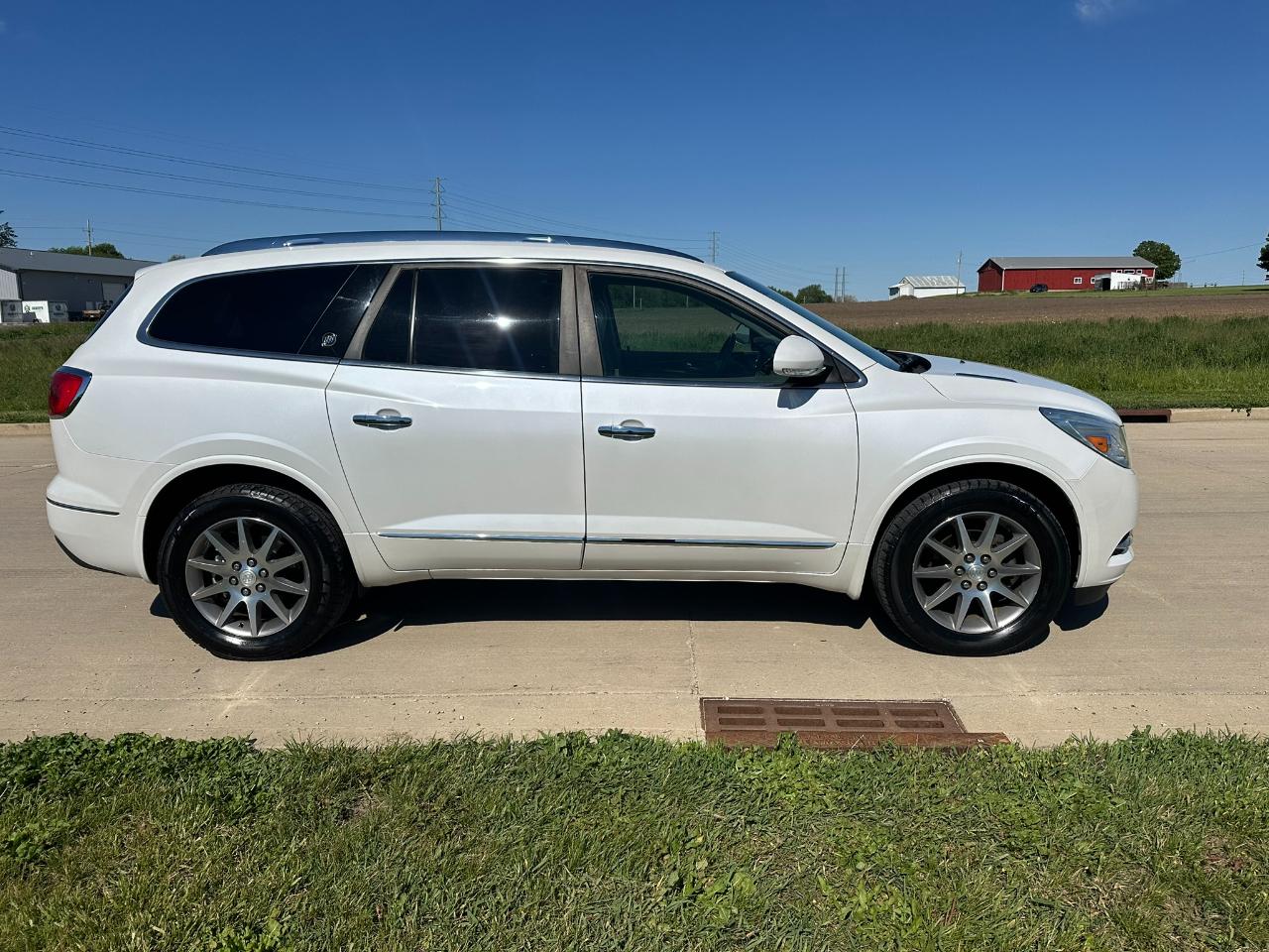 Buick Enclave FWD 4dr Leather 2017