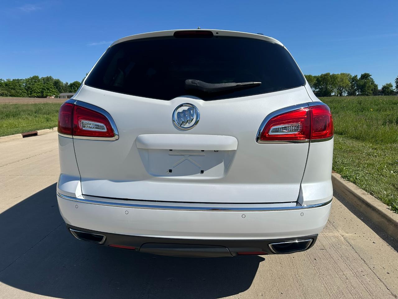 Buick Enclave FWD 4dr Leather 2017