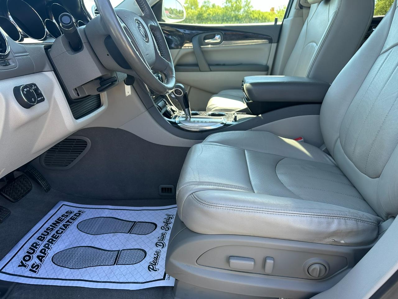 Buick Enclave FWD 4dr Leather 2017