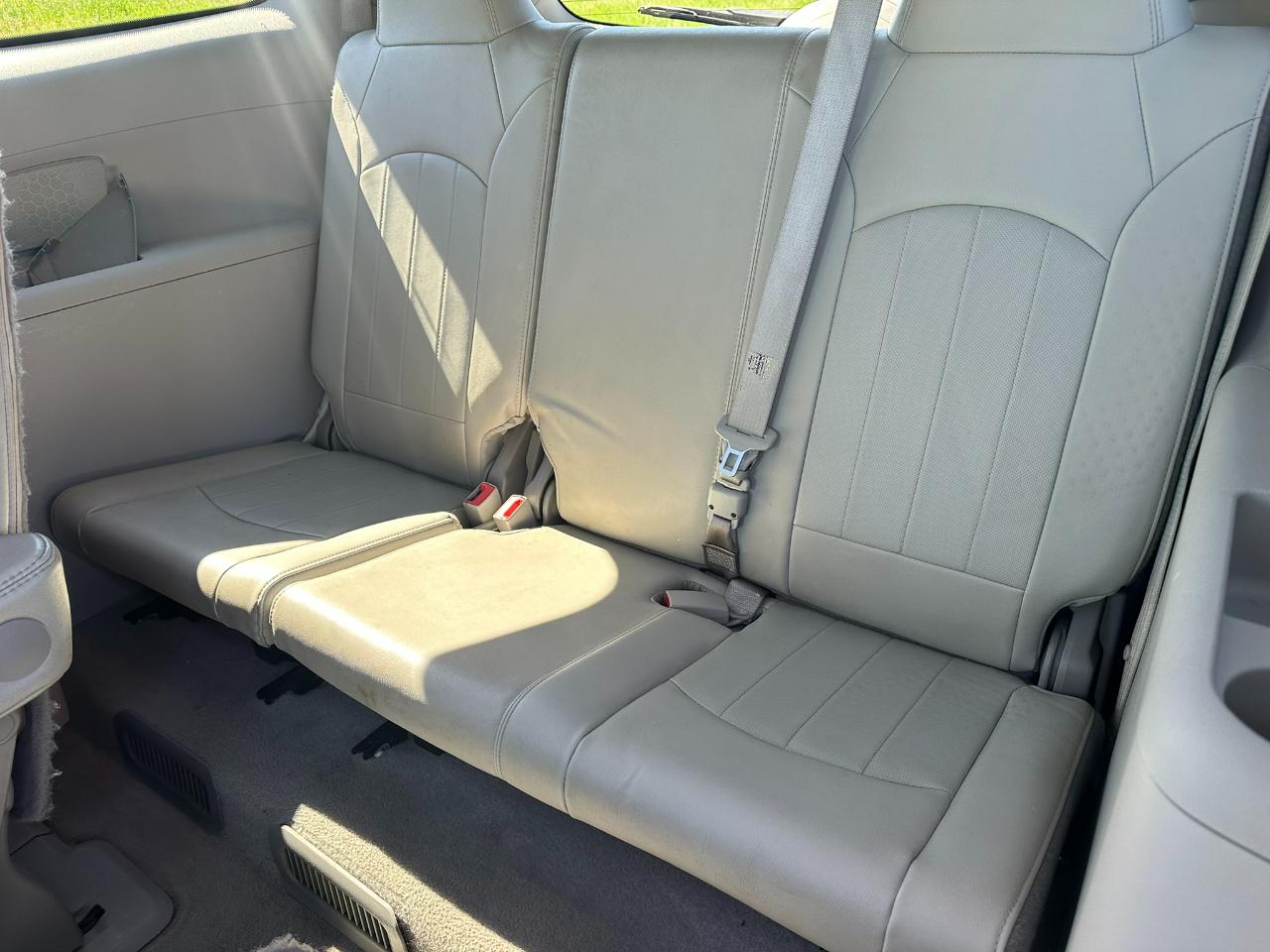Buick Enclave FWD 4dr Leather 2017