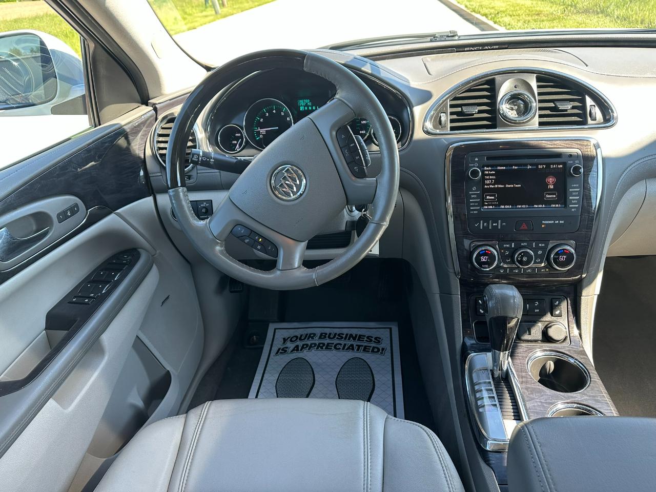 Buick Enclave FWD 4dr Leather 2017