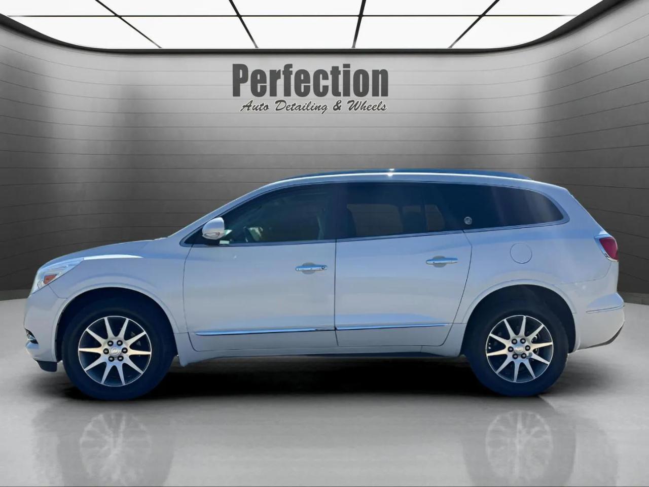 Buick Enclave FWD 4dr Leather 2017