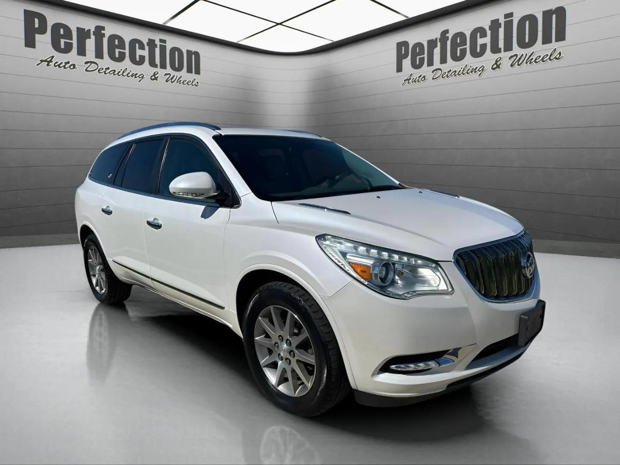 Buick Enclave FWD 4dr Leather 2017