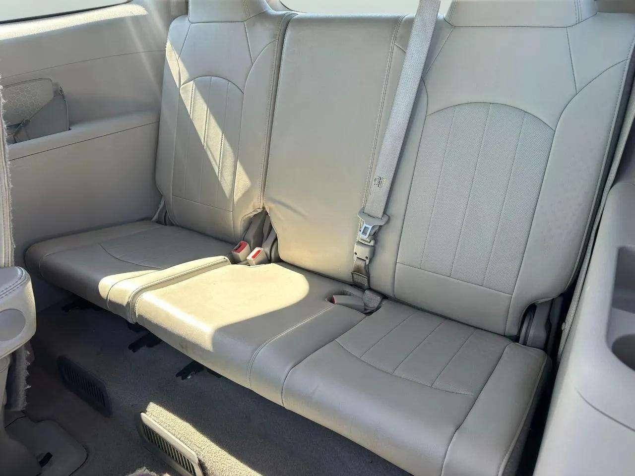 Buick Enclave FWD 4dr Leather 2017