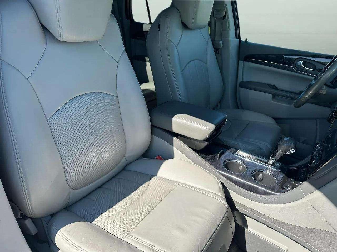 Buick Enclave FWD 4dr Leather 2017