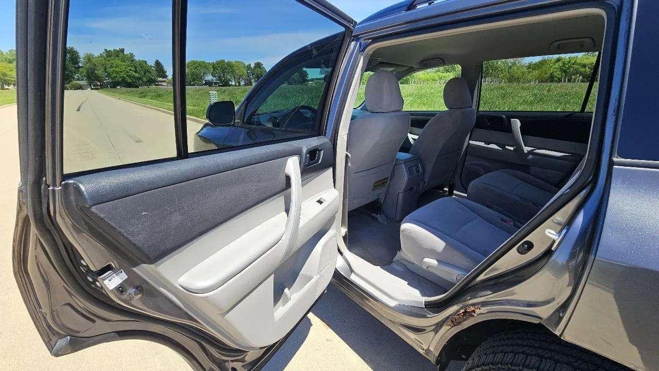 Toyota Highlander 4WD 4dr Base (Natl) 2008
