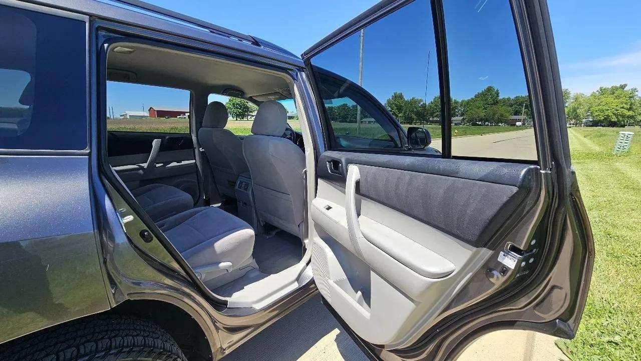 Toyota Highlander 4WD 4dr Base (Natl) 2008