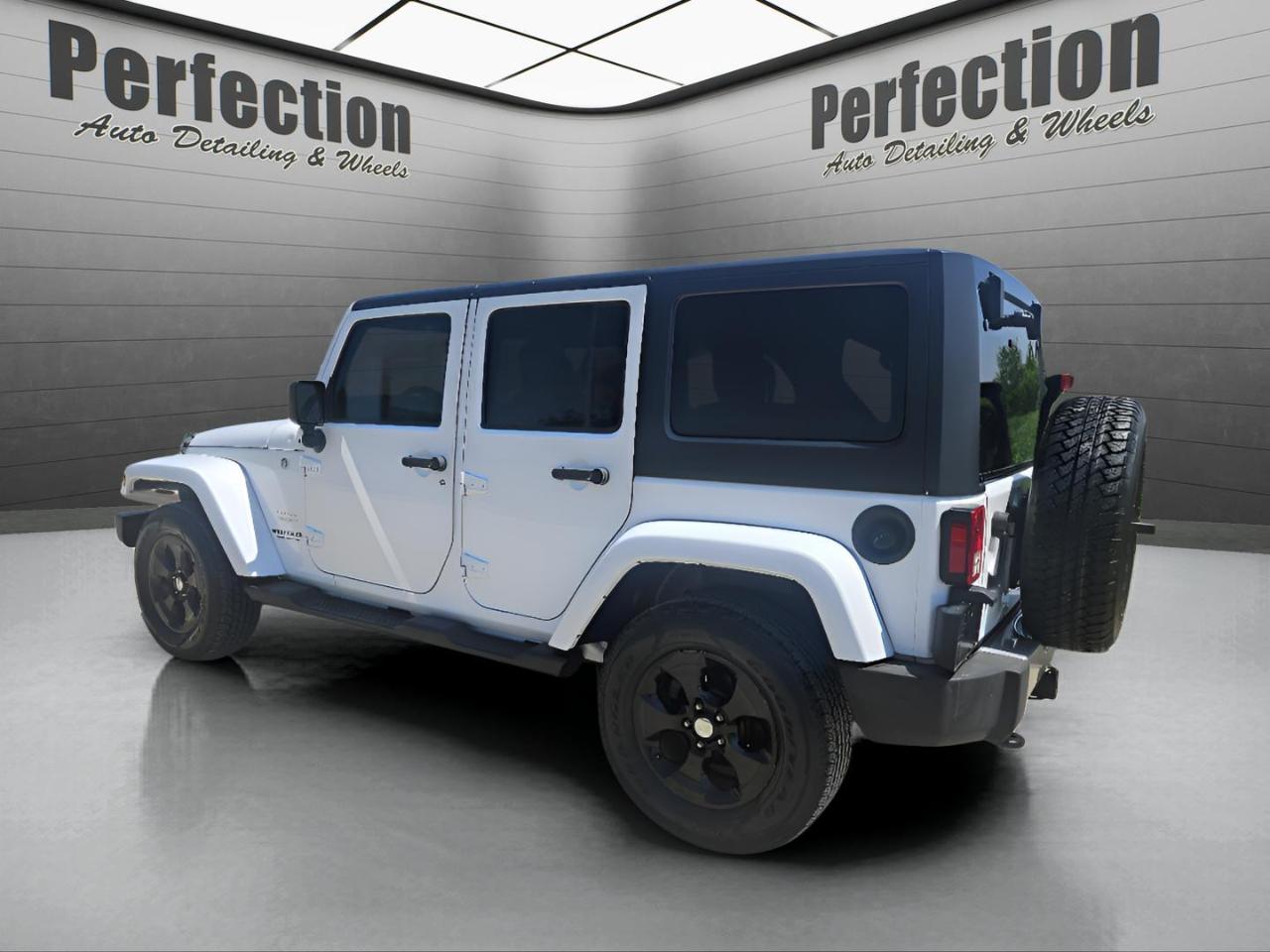 Jeep Wrangler Unlimited 4WD 4dr Sahara 2013