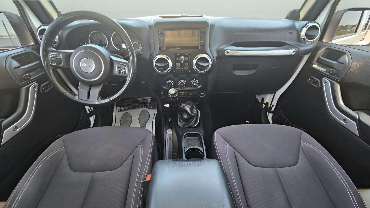 Jeep Wrangler Unlimited 4WD 4dr Sahara 2013