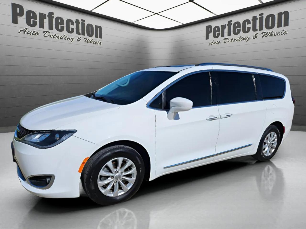 Chrysler Pacifica Touring L FWD 2018