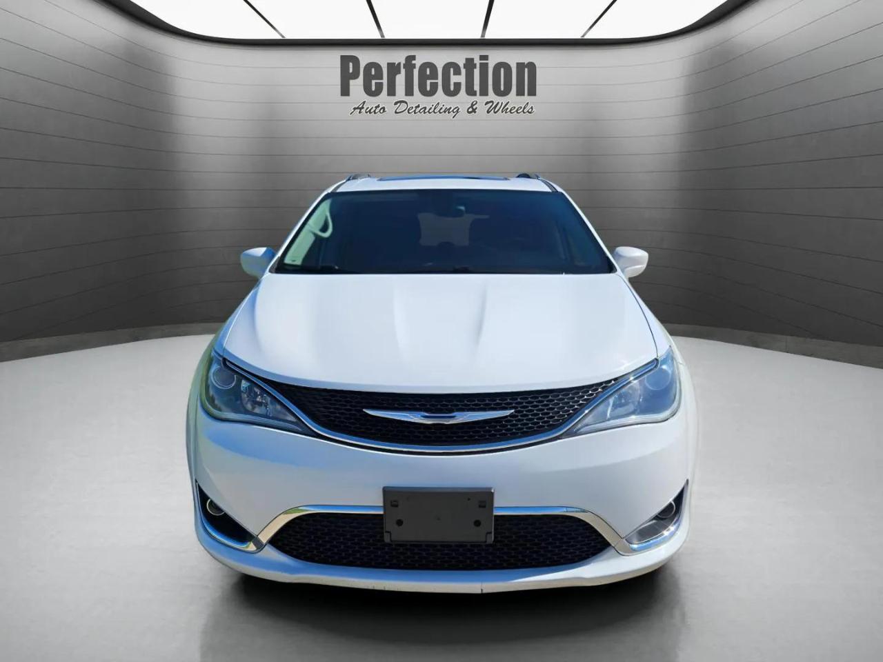 Chrysler Pacifica Touring L FWD 2018