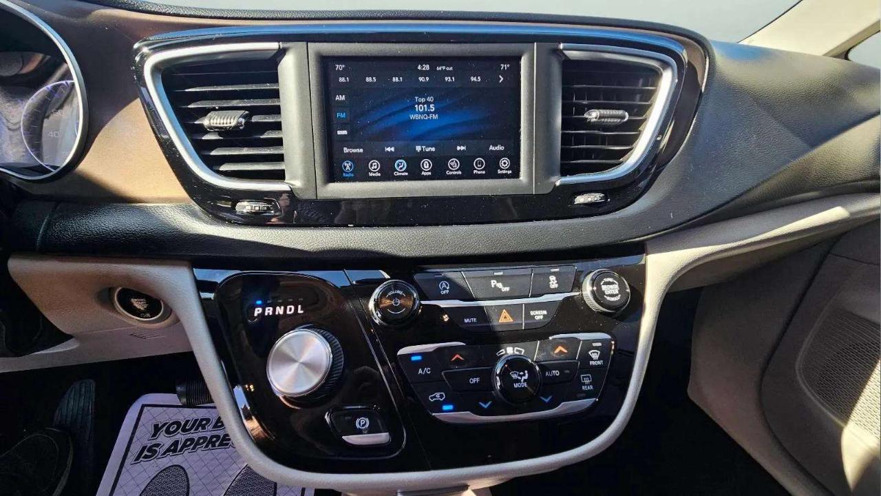 Chrysler Pacifica Touring L FWD 2018