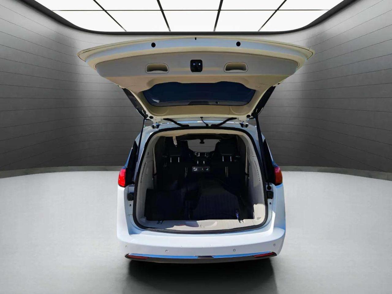 Chrysler Pacifica Touring L FWD 2018