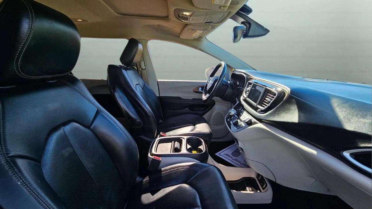 Chrysler Pacifica Touring L FWD 2018