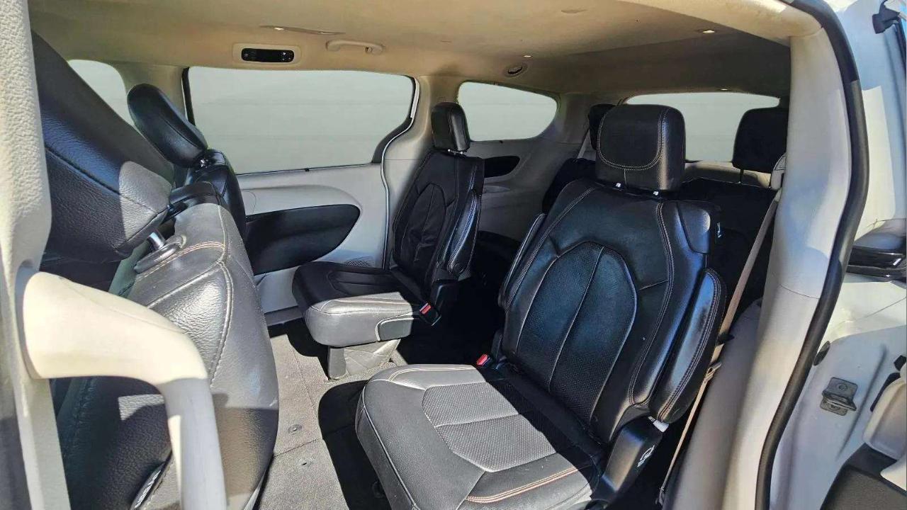 Chrysler Pacifica Touring L FWD 2018
