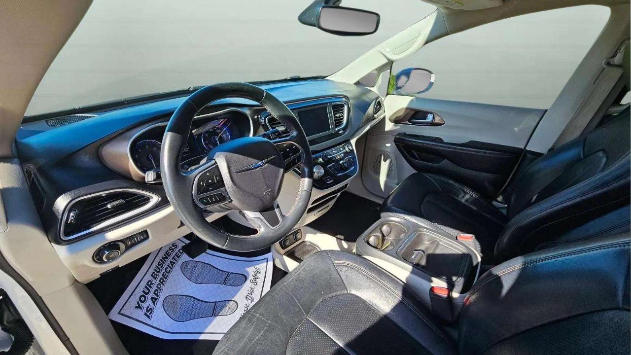 Chrysler Pacifica Touring L FWD 2018