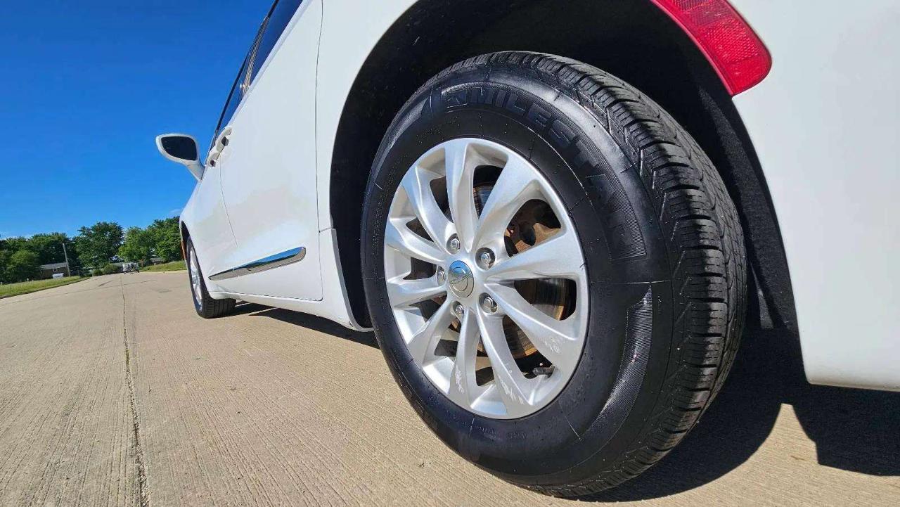 Chrysler Pacifica Touring L FWD 2018