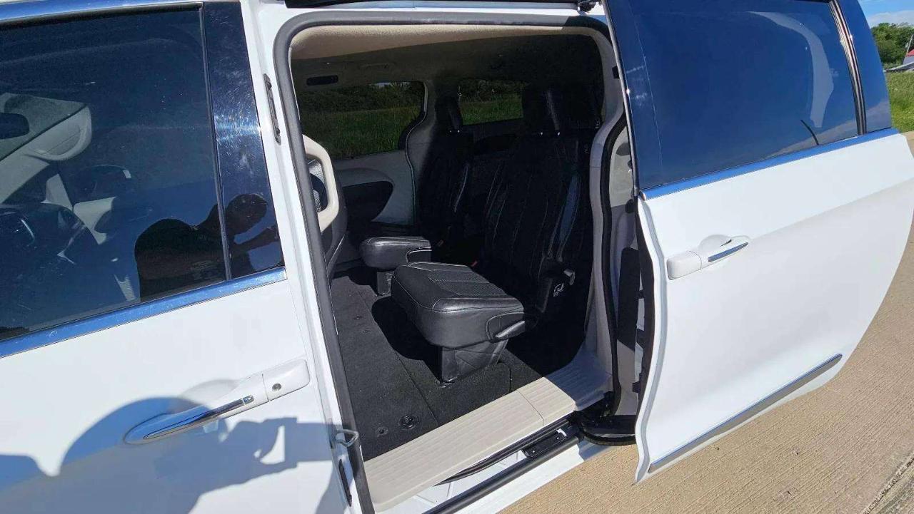 Chrysler Pacifica Touring L FWD 2018