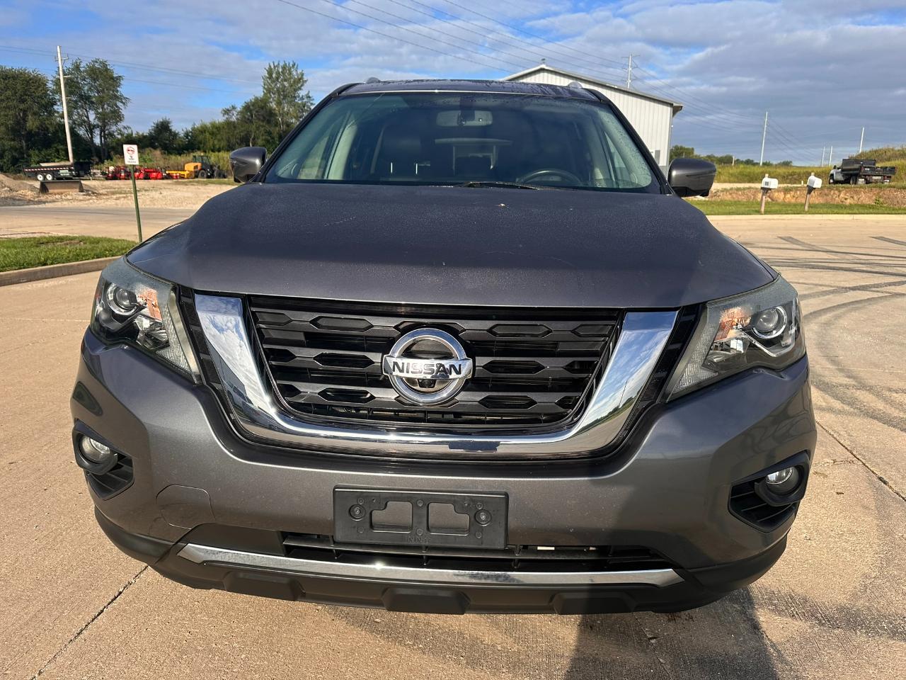 Nissan Pathfinder 4x4 SL 2017