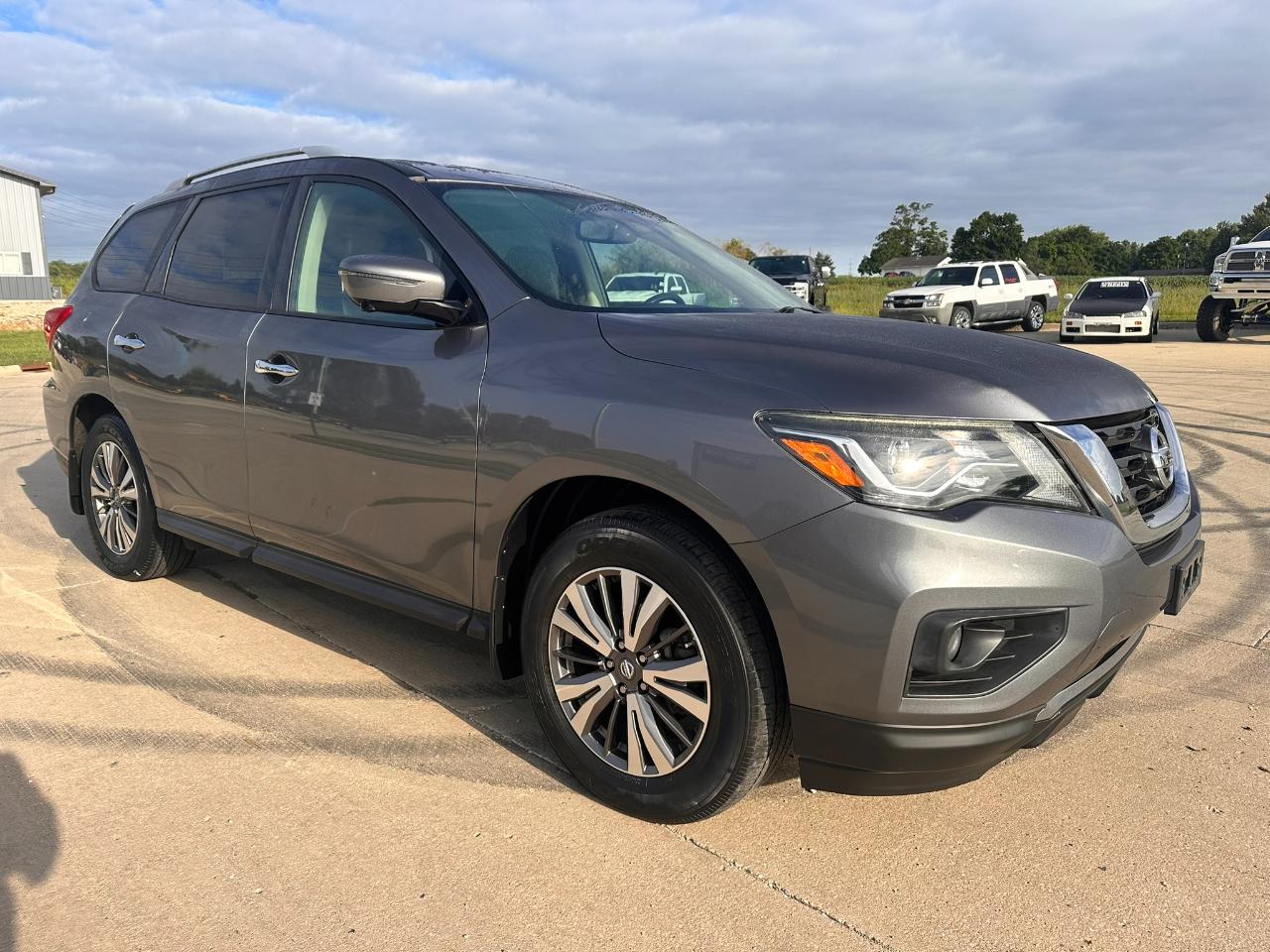 Nissan Pathfinder 4x4 SL 2017