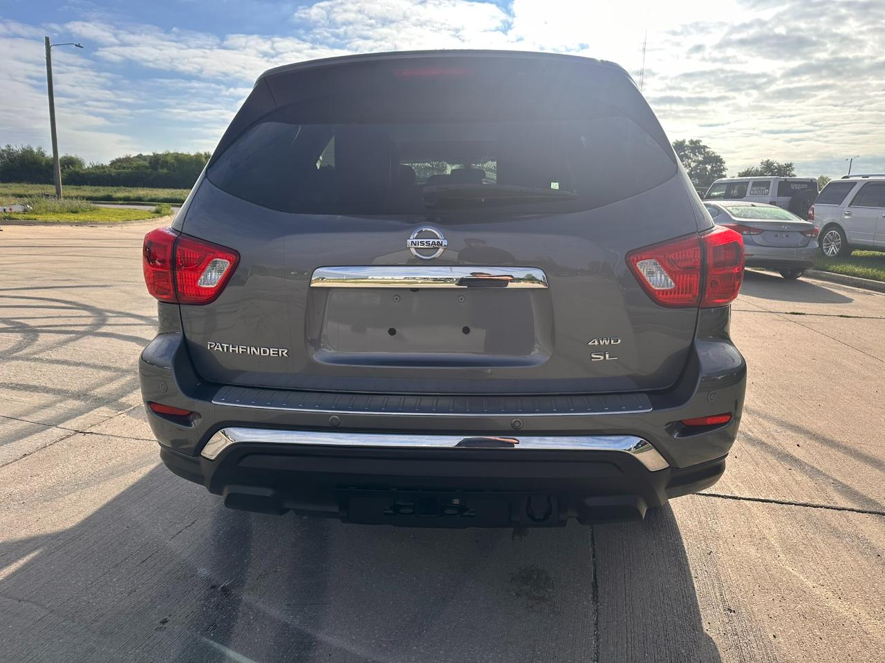 Nissan Pathfinder 4x4 SL 2017