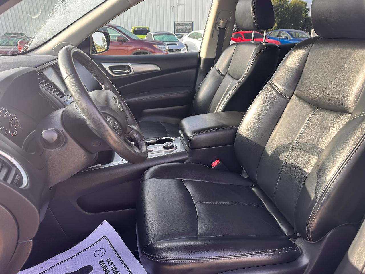 Nissan Pathfinder 4x4 SL 2017