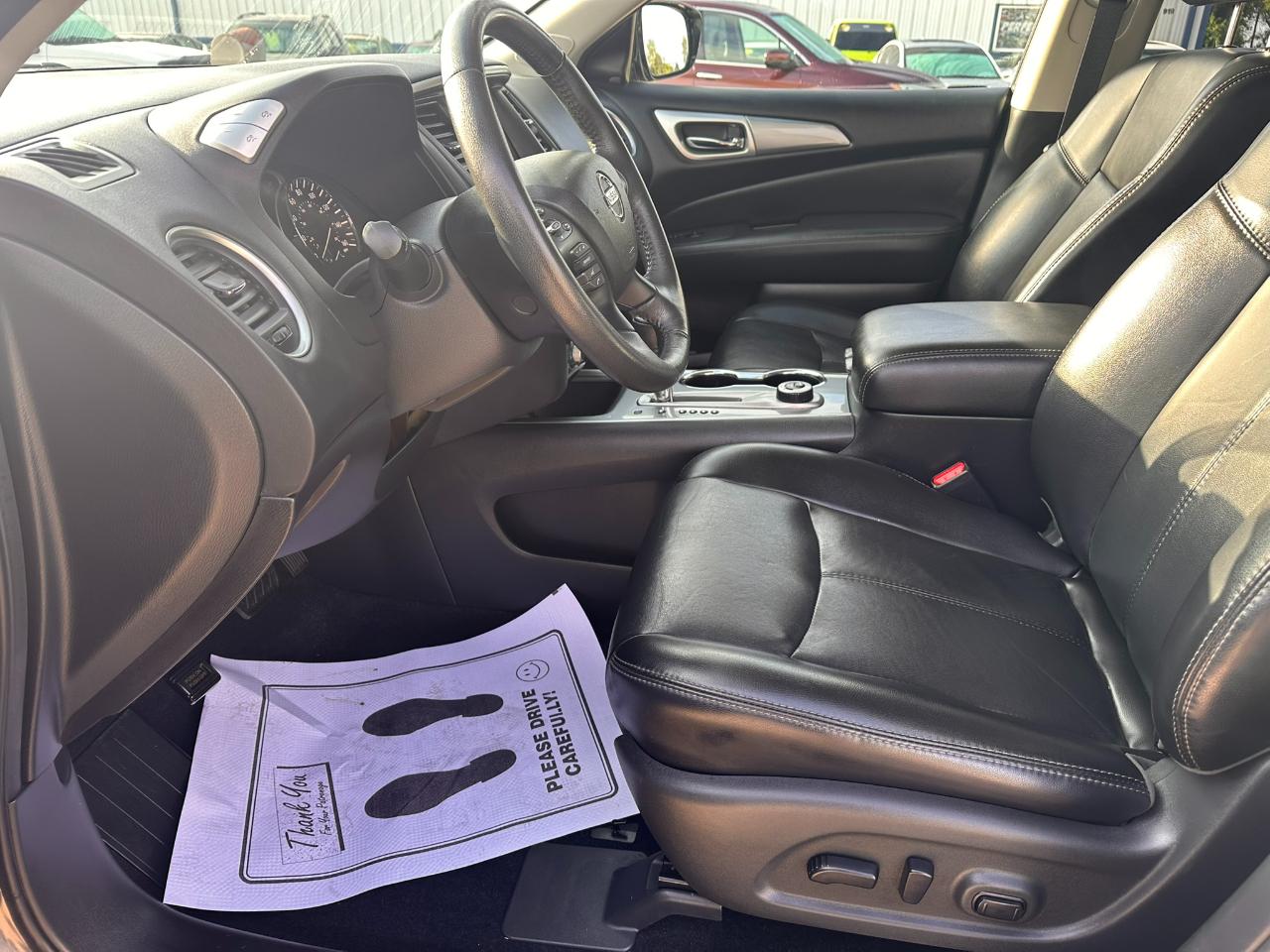 Nissan Pathfinder 4x4 SL 2017