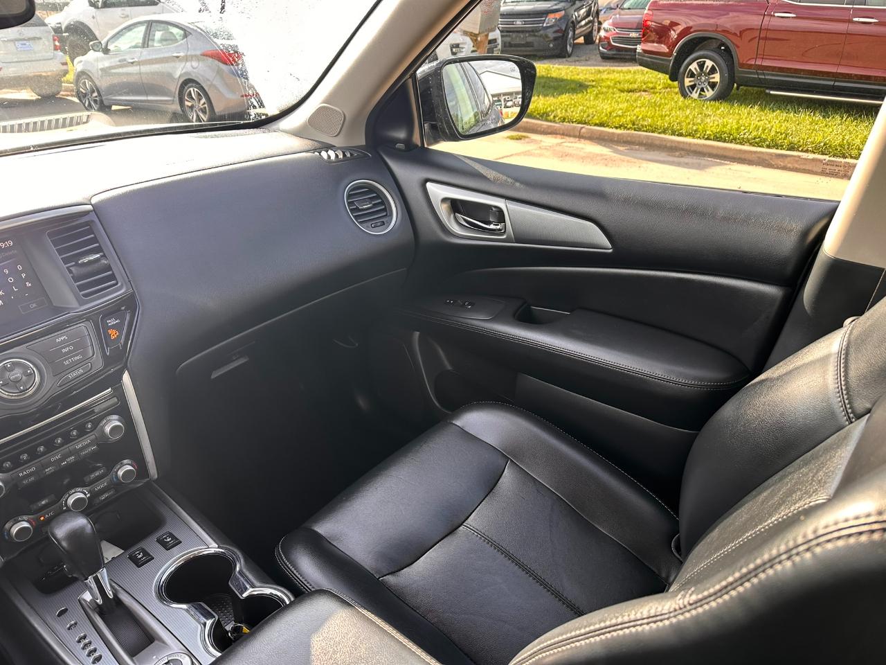 Nissan Pathfinder 4x4 SL 2017