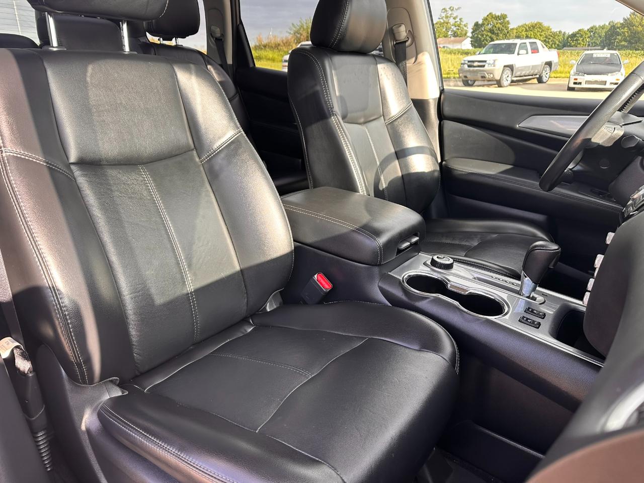 Nissan Pathfinder 4x4 SL 2017
