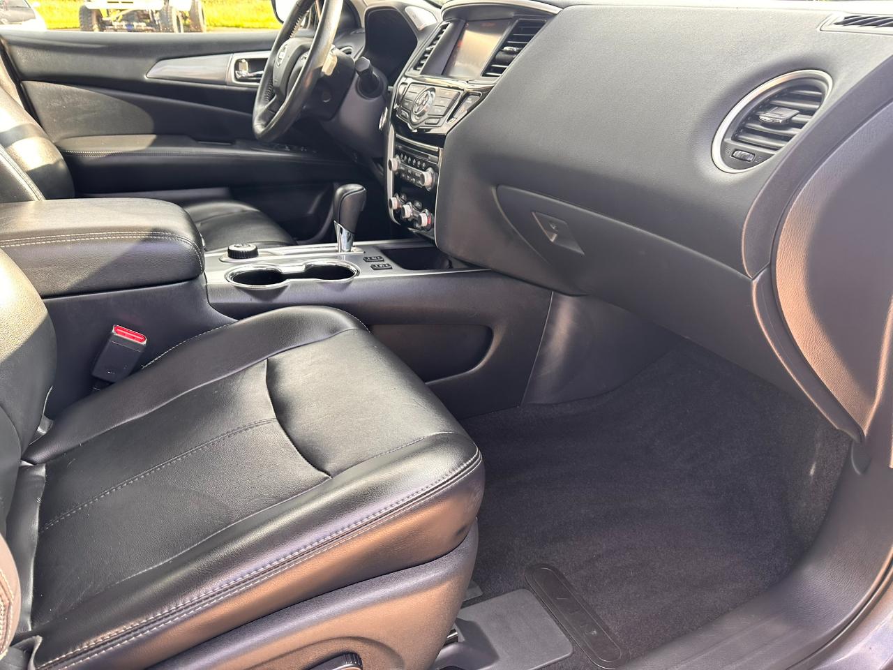 Nissan Pathfinder 4x4 SL 2017