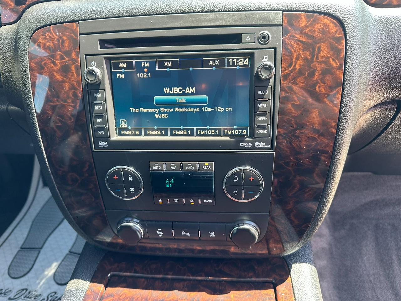 GMC Yukon AWD 4dr 1500 Denali 2011