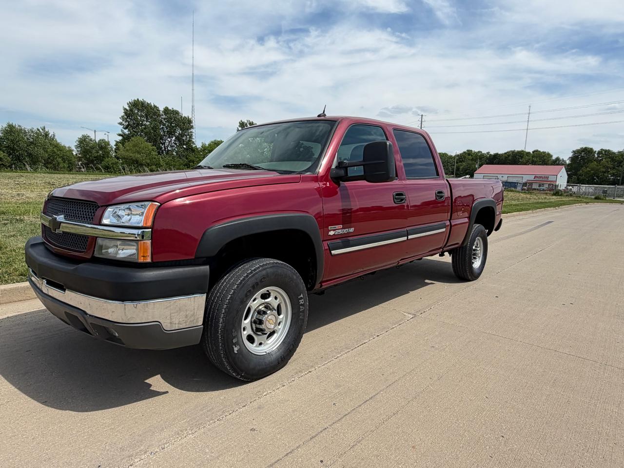Chevrolet Silverado 2500HD Crew Cab 153" WB 4WD LT 2004