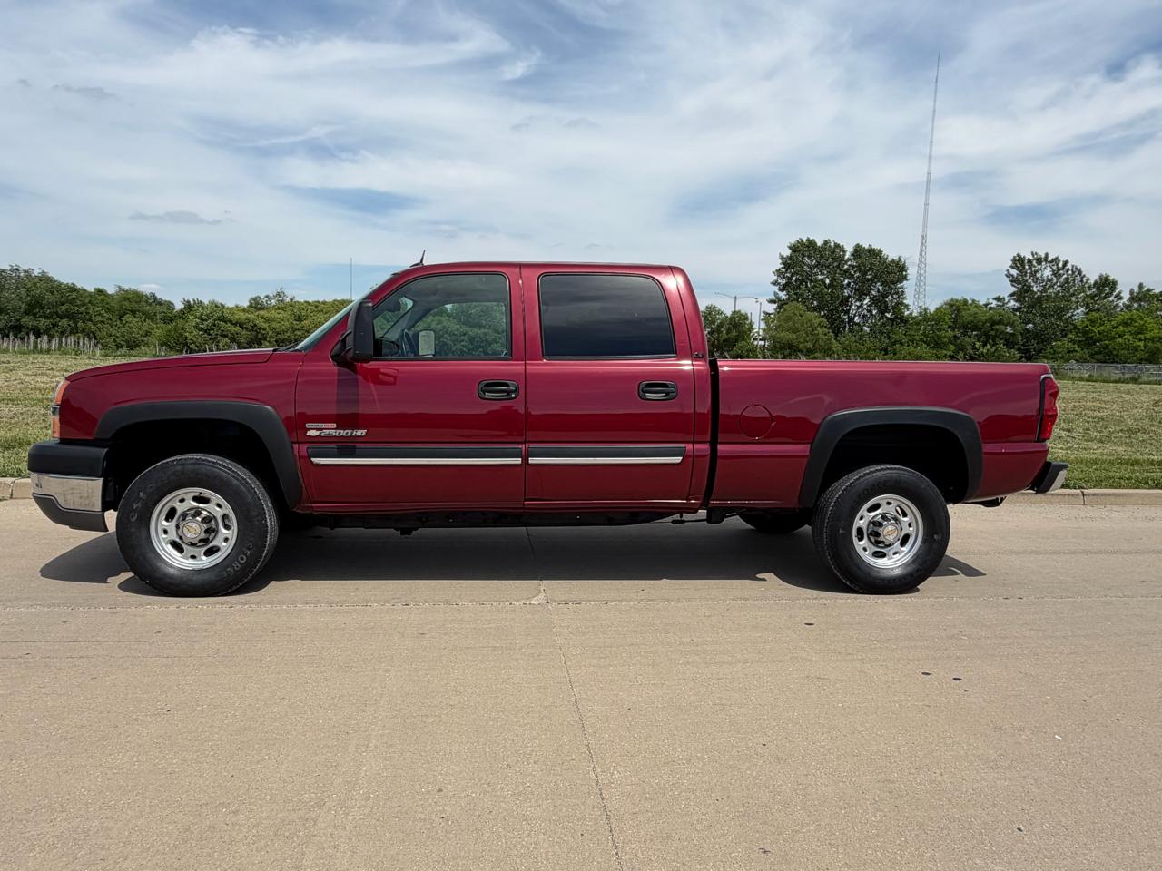 Chevrolet Silverado 2500HD Crew Cab 153" WB 4WD LT 2004