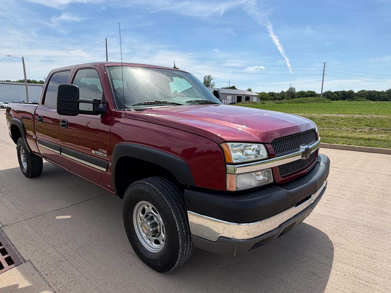 Chevrolet Silverado 2500HD Crew Cab 153" WB 4WD LT 2004